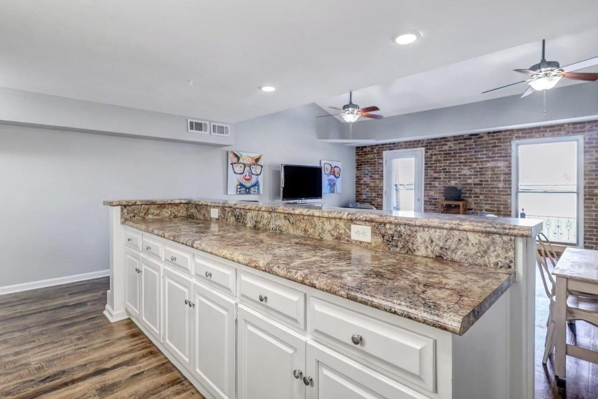 Apartmán Eagle'S Landing Loft-Downtown Above Bull & Barrel Statesboro Exteriér fotografie