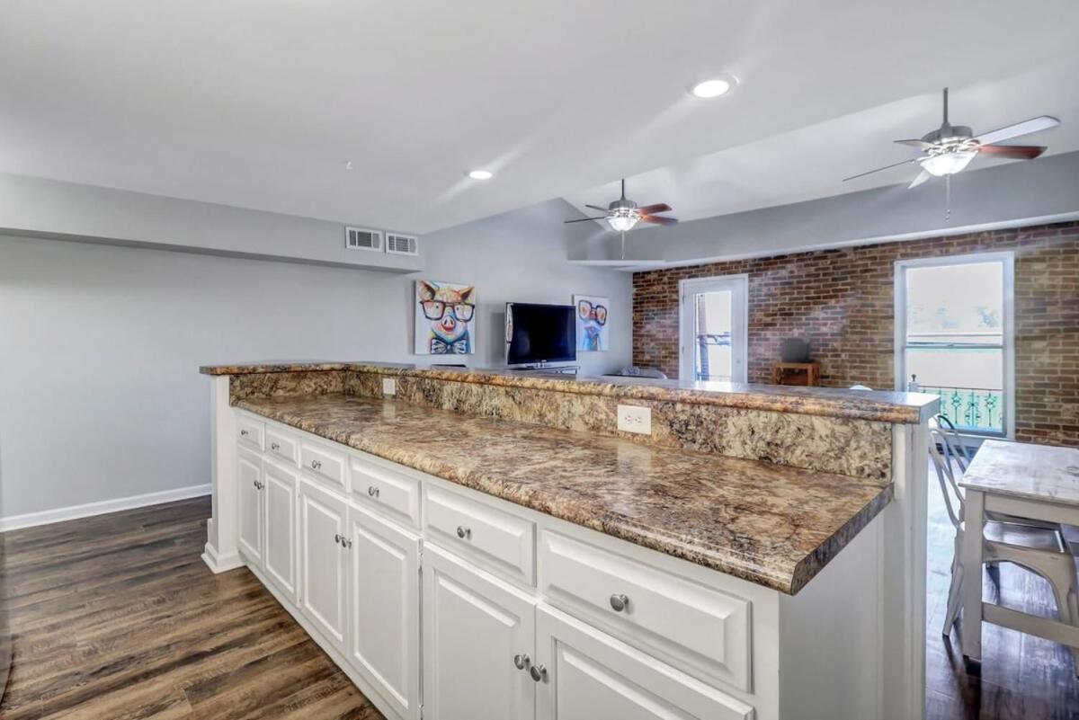 Apartmán Eagle'S Landing Loft-Downtown Above Bull & Barrel Statesboro Exteriér fotografie