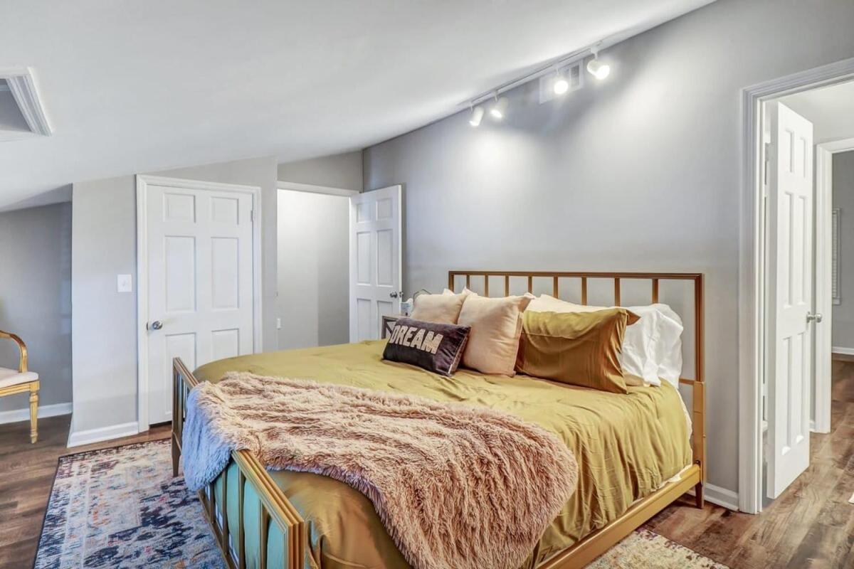 Apartmán Eagle'S Landing Loft-Downtown Above Bull & Barrel Statesboro Exteriér fotografie
