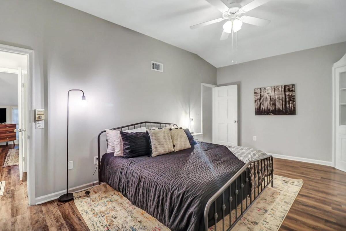 Apartmán Eagle'S Landing Loft-Downtown Above Bull & Barrel Statesboro Exteriér fotografie