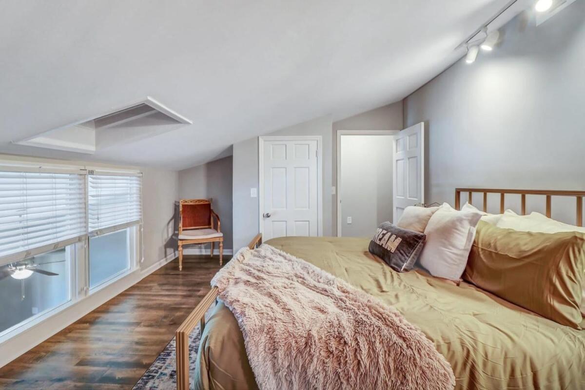 Apartmán Eagle'S Landing Loft-Downtown Above Bull & Barrel Statesboro Exteriér fotografie