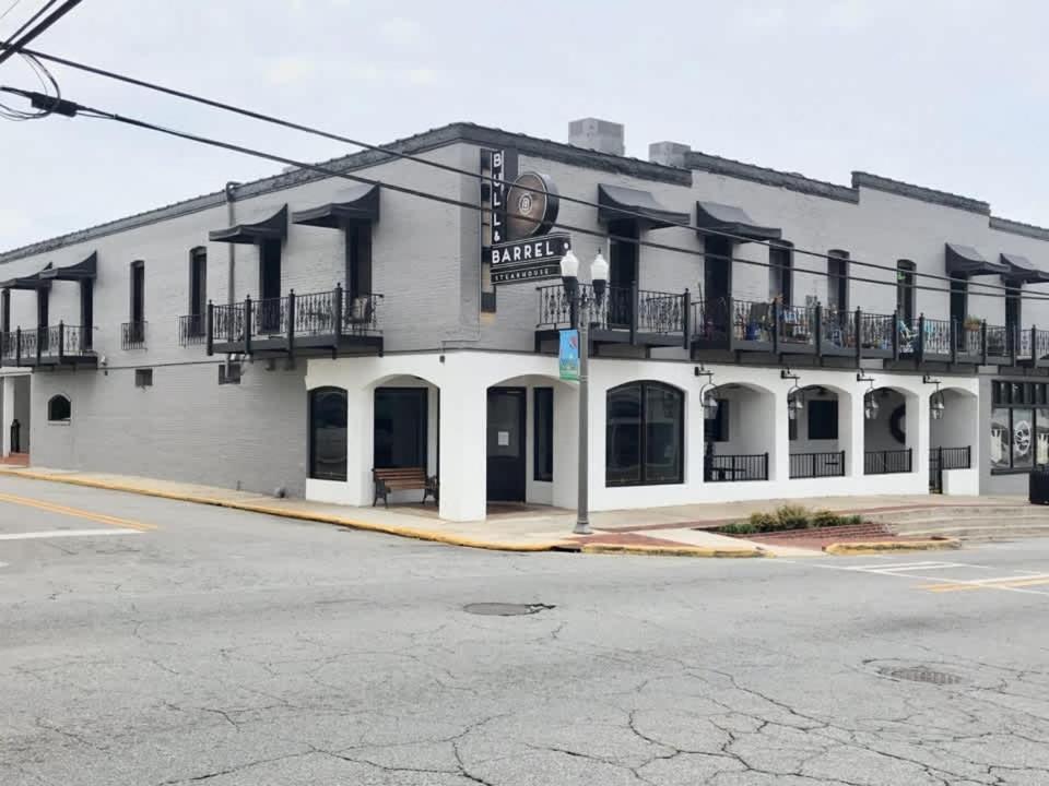 Apartmán Eagle'S Landing Loft-Downtown Above Bull & Barrel Statesboro Exteriér fotografie